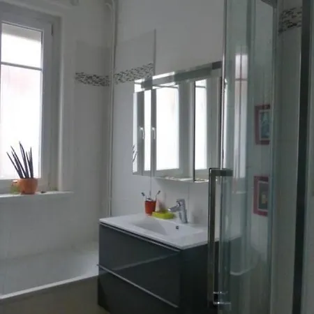 Maison Confortable Et Jardin A *